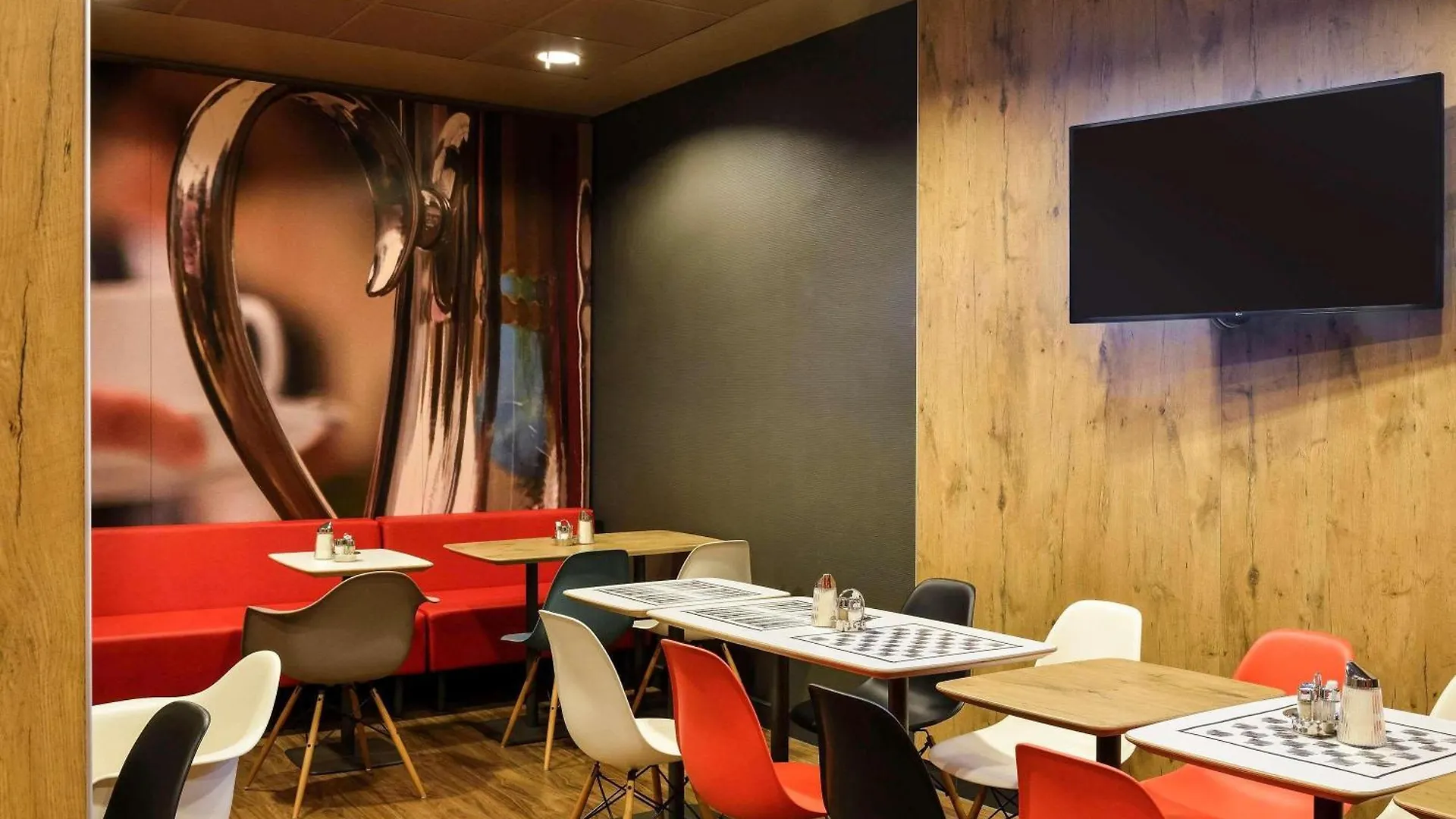 Ibis Budapest City 3*,