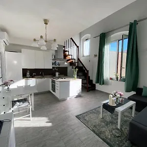Apartment Airport